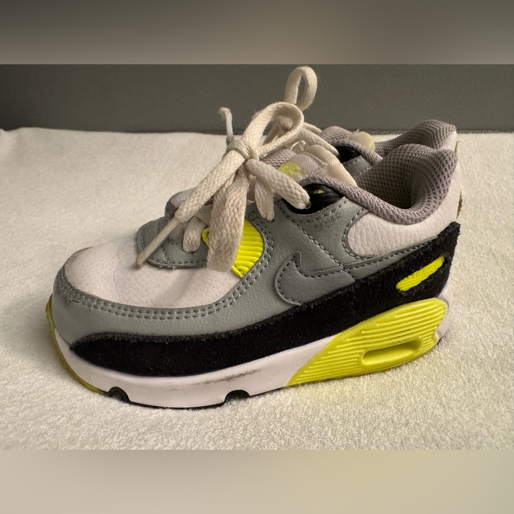 Nike Air Max Sneakers with Cushioned Sole